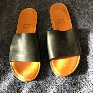 Fit Flop Sola slides